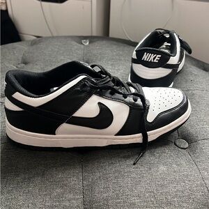 Nike panda dunks like new